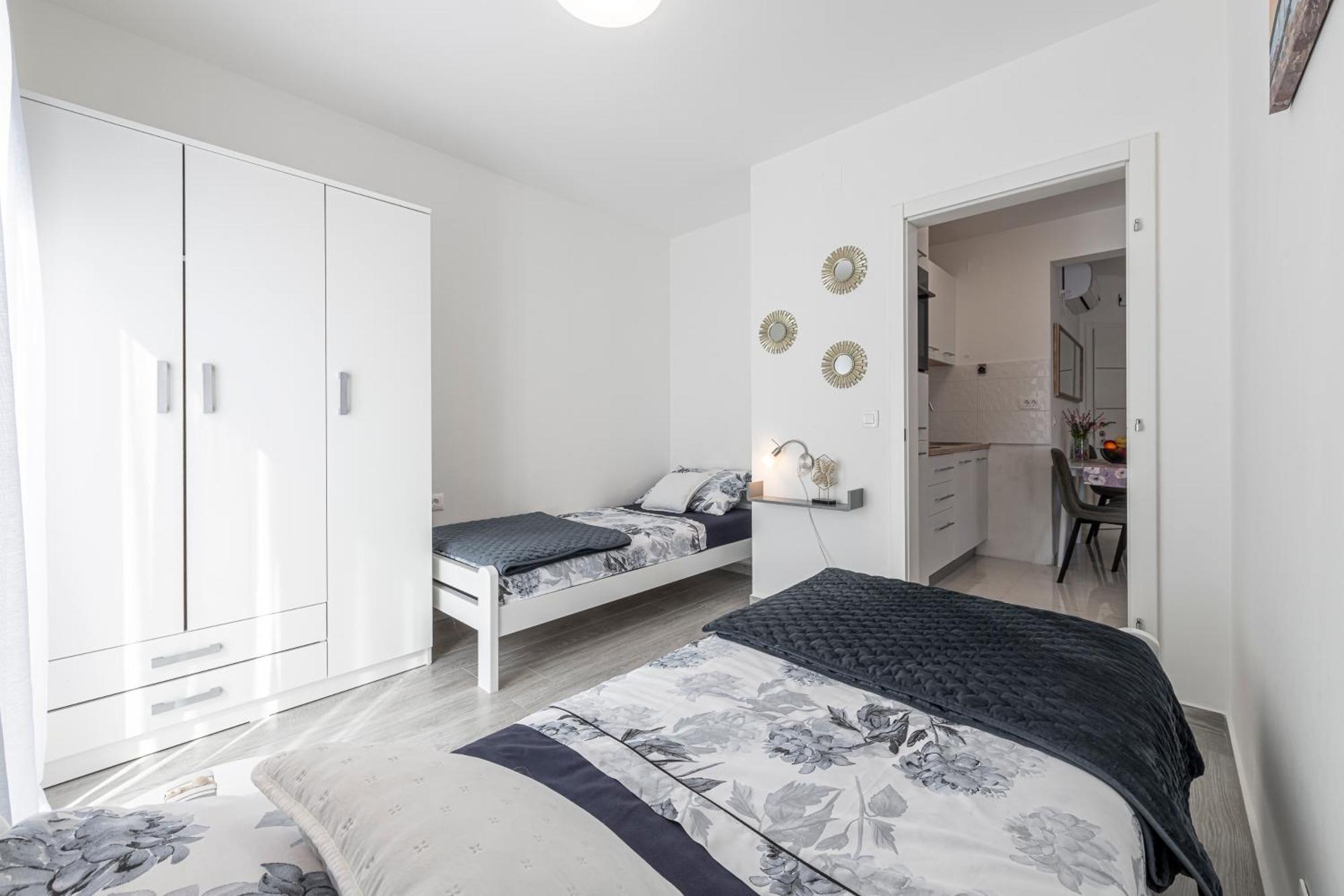 Apartments Kiki Mlini Exteriér fotografie